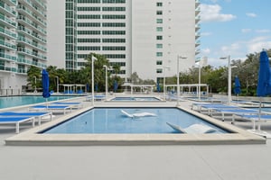N Bayshore Dr 2811-1003-909.jpg