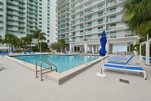 N Bayshore Dr 2811-1003-912.jpg