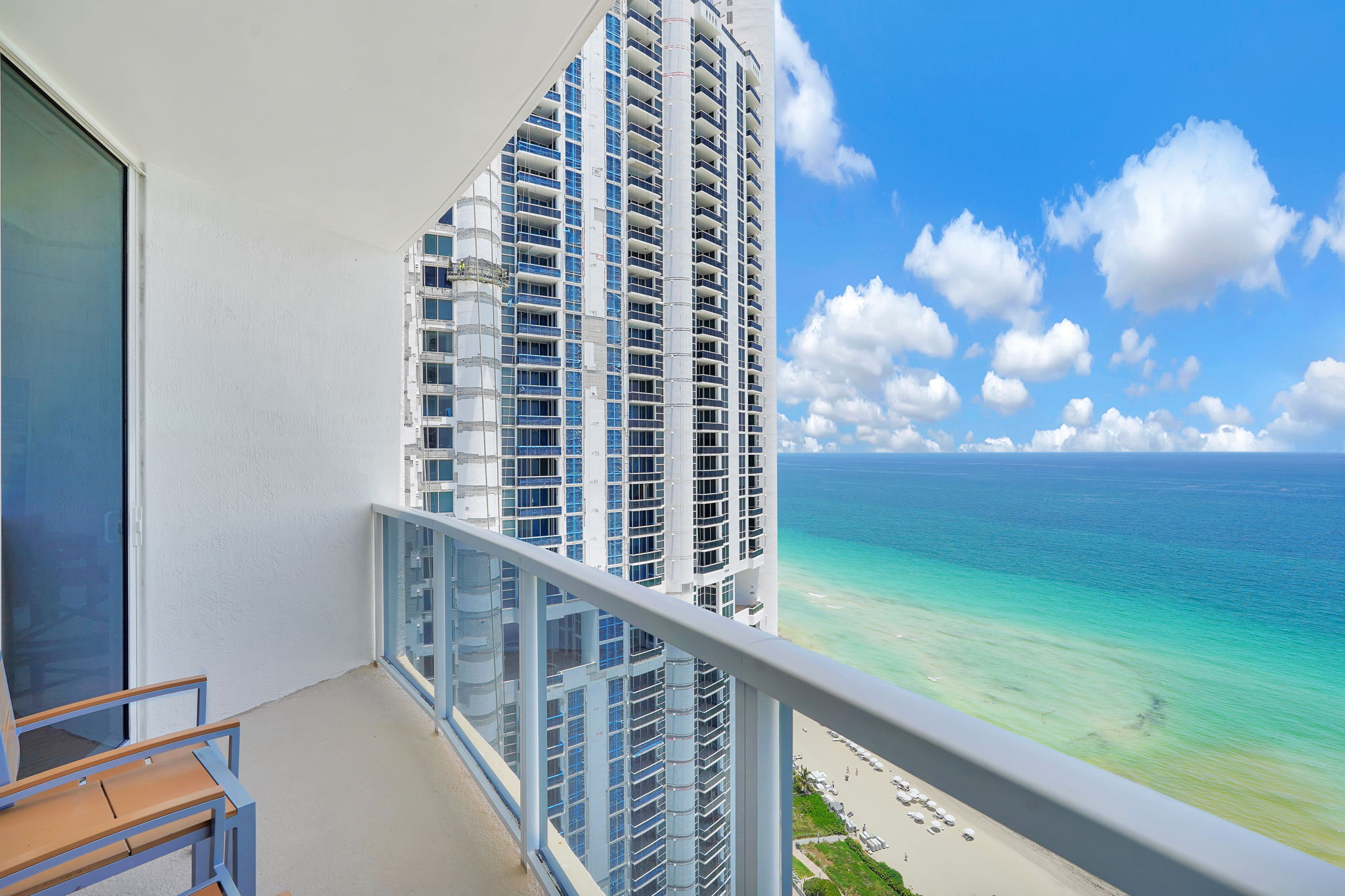 18001 Collins Ave #2609, Sunny Isles Beach, FL 33160, USA Photo 18