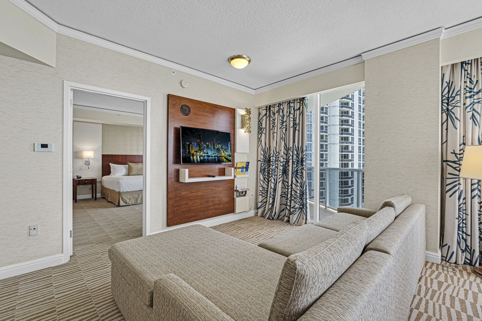 18001 Collins Ave #2609, Sunny Isles Beach, FL 33160, USA Photo 41