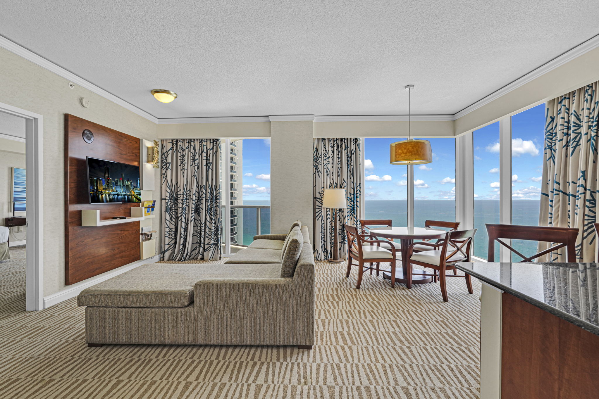 18001 Collins Ave #2609, Sunny Isles Beach, FL 33160, USA Photo 45