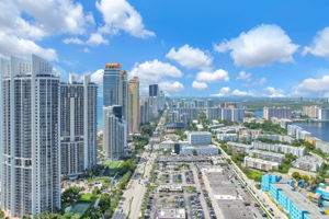 18001 Collins Ave #2609, Sunny Isles Beach, FL 33160, USA Photo 3