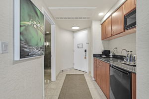 18001 Collins Ave #2609, Sunny Isles Beach, FL 33160, USA Photo 35