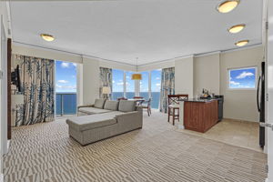 18001 Collins Ave #2609, Sunny Isles Beach, FL 33160, USA Photo 38