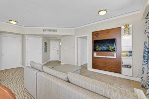 18001 Collins Ave #2609, Sunny Isles Beach, FL 33160, USA Photo 49