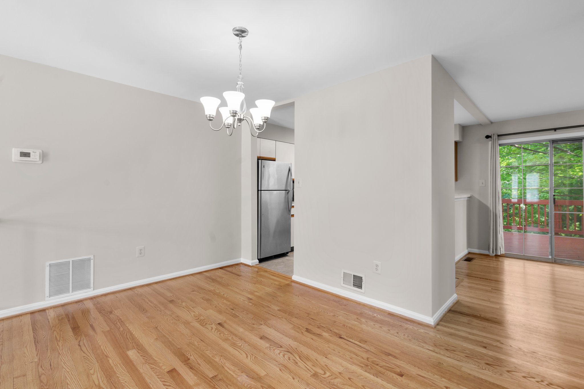 09. 18009 Fence Post Ct.JPG