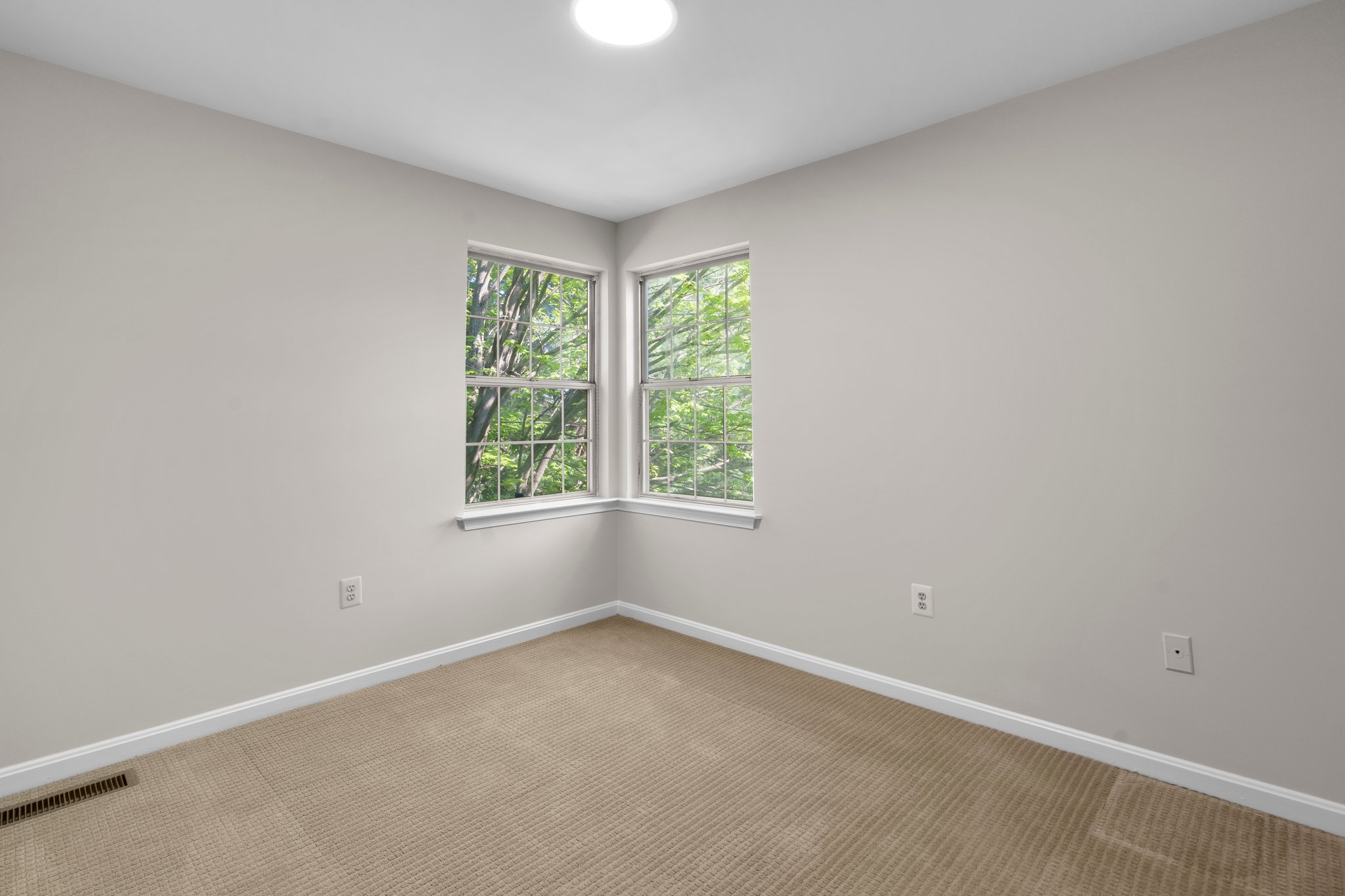 27. 18009 Fence Post Ct.JPG