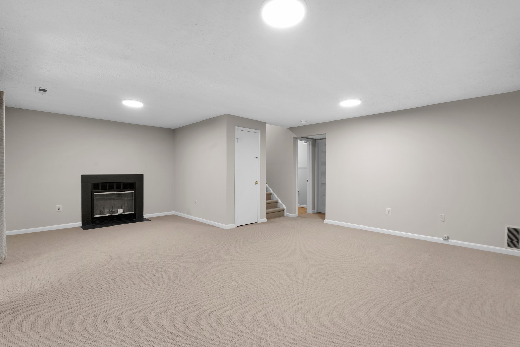 34. 18009 Fence Post Ct.JPG