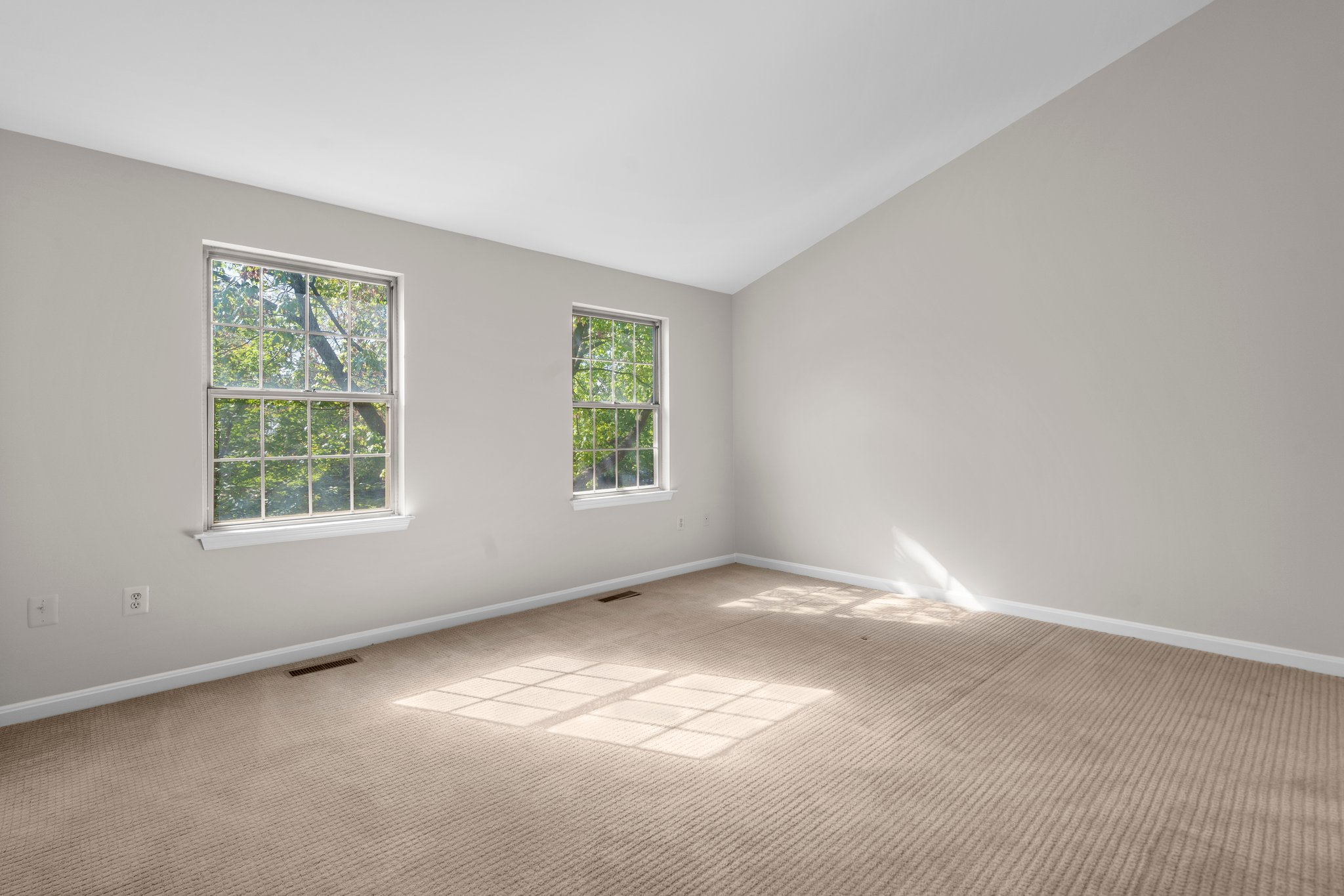 22. 18009 Fence Post Ct.JPG