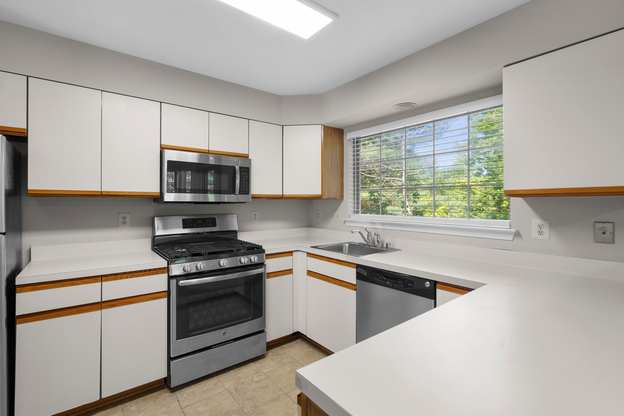 15. 18009 Fence Post Ct.JPG