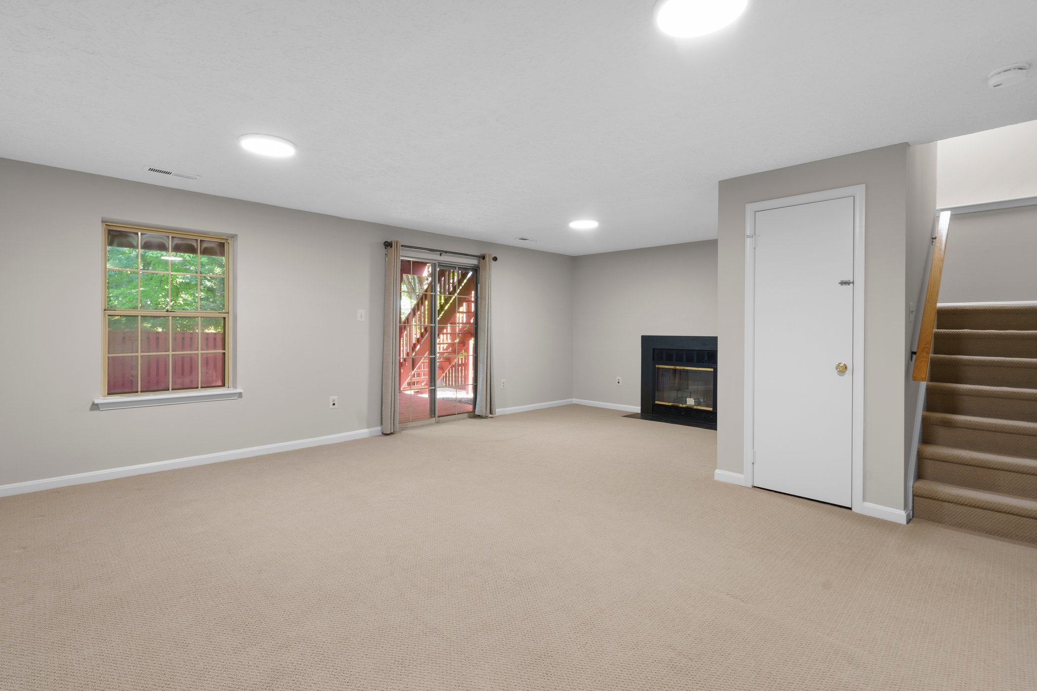 33. 18009 Fence Post Ct.JPG