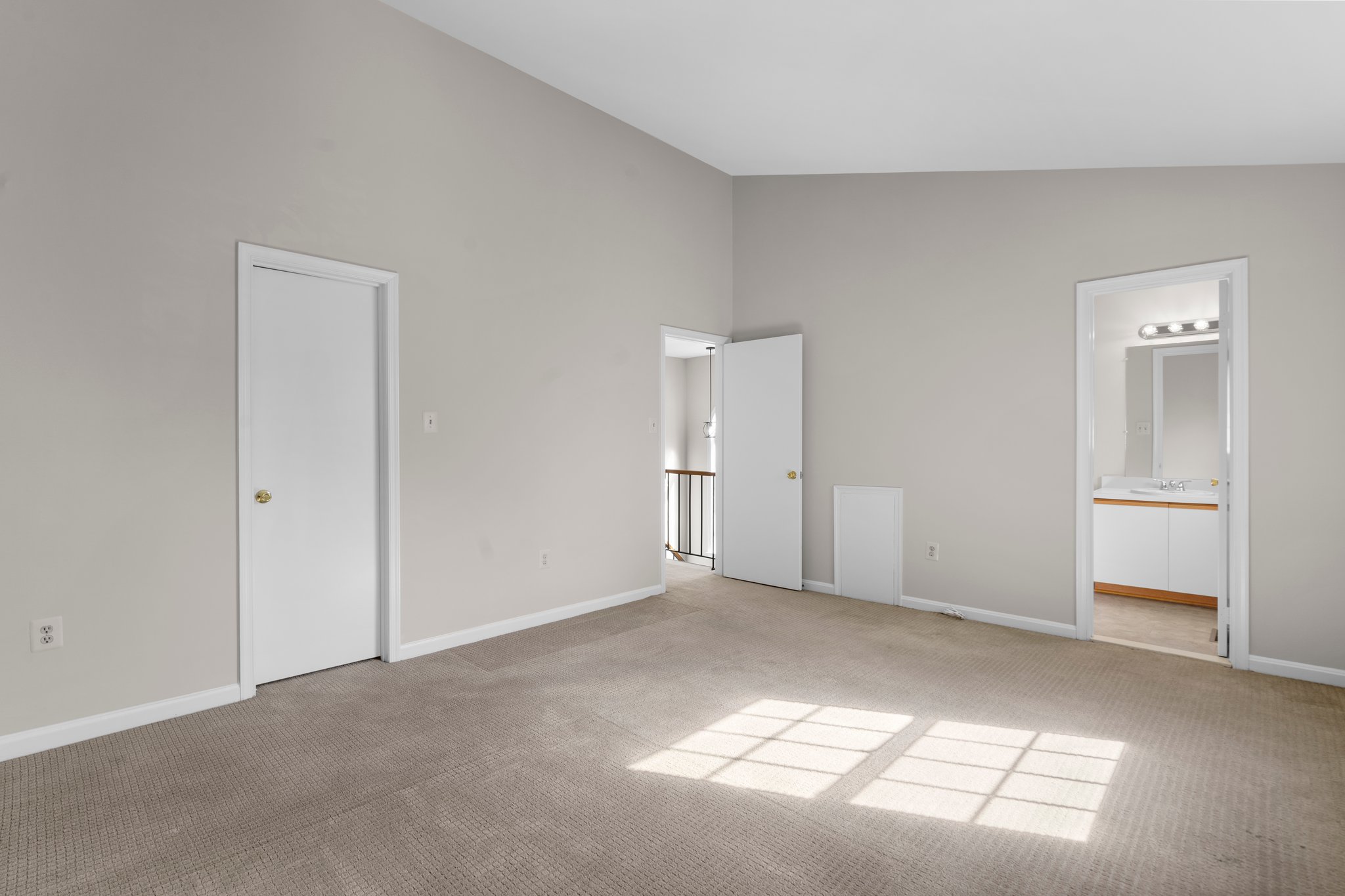 23. 18009 Fence Post Ct.JPG