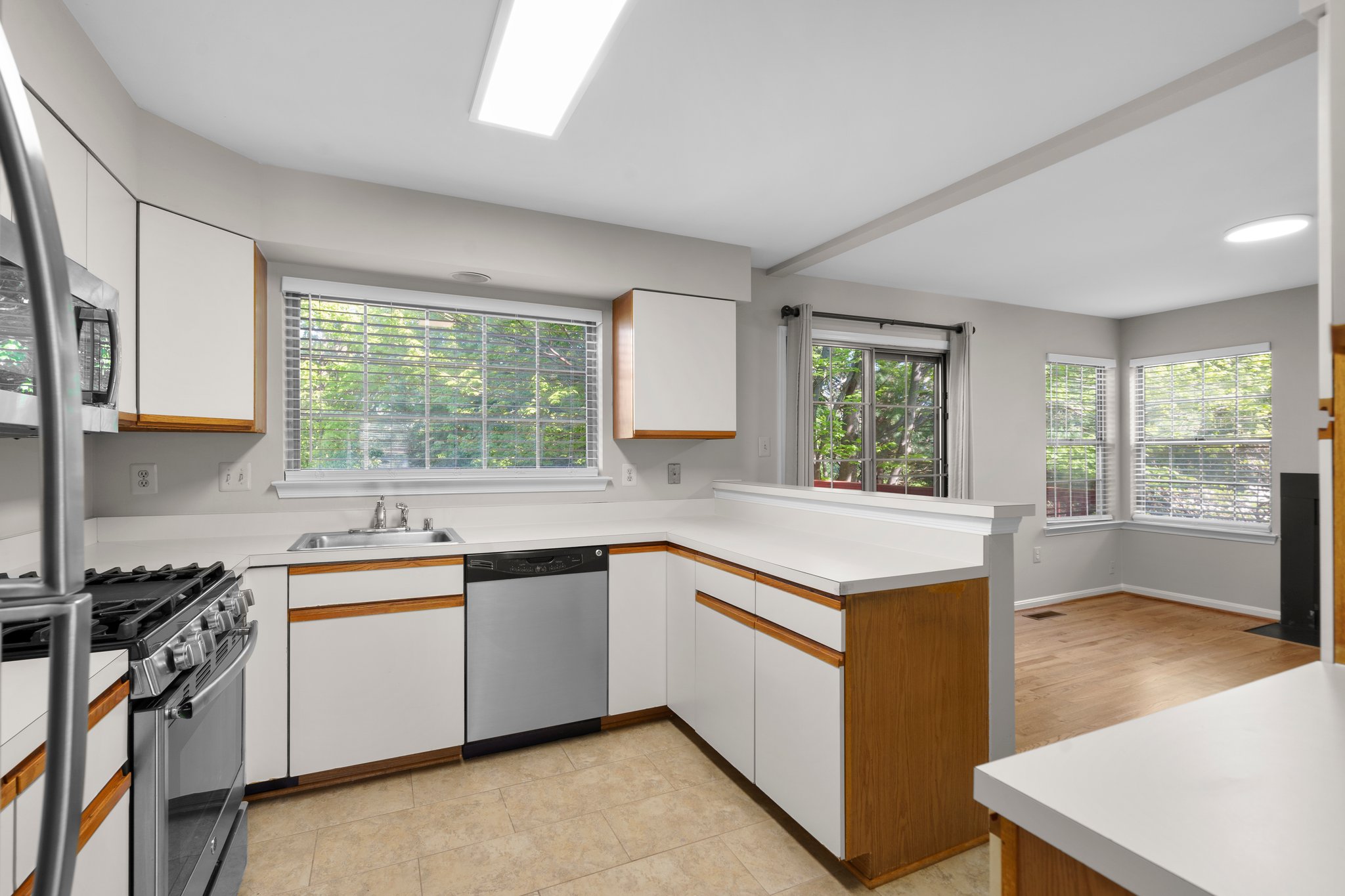 12. 18009 Fence Post Ct.JPG