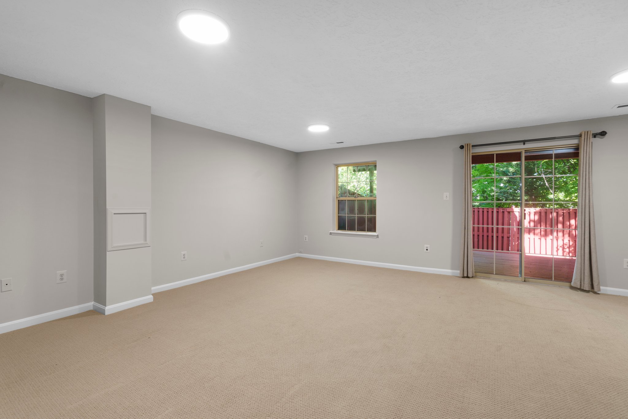 32. 18009 Fence Post Ct.JPG