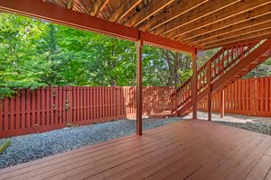 41. 18009 Fence Post Ct.jpg