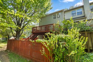 44. 18009 Fence Post Ct.jpg