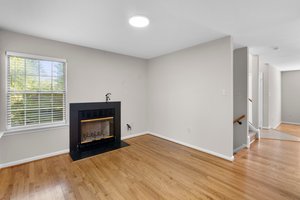 19. 18009 Fence Post Ct.JPG