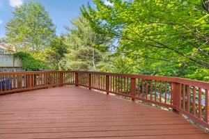 40. 18009 Fence Post Ct.jpg