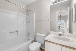 31. 18009 Fence Post Ct.JPG