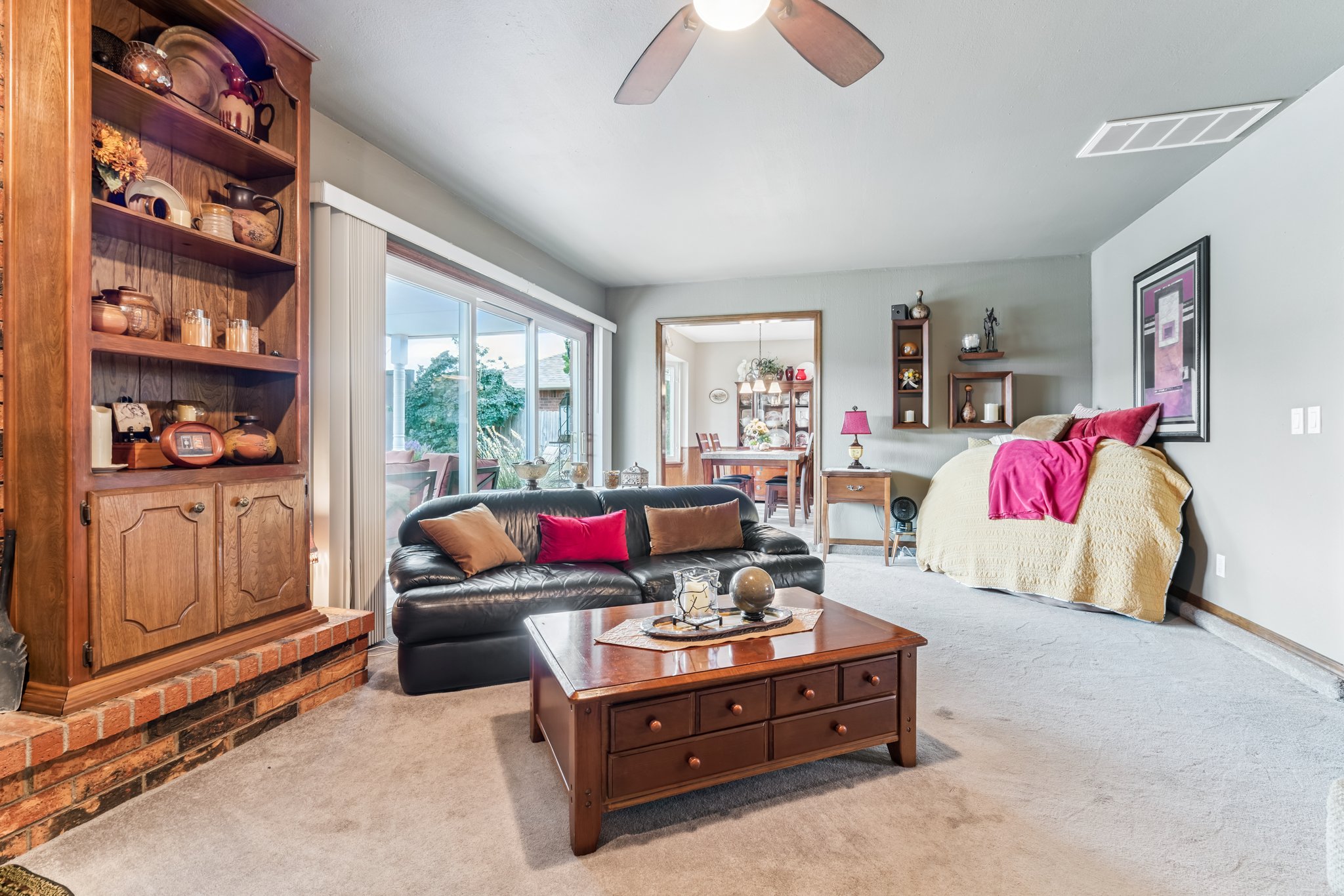 1801 E Hills Dr_012.jpg