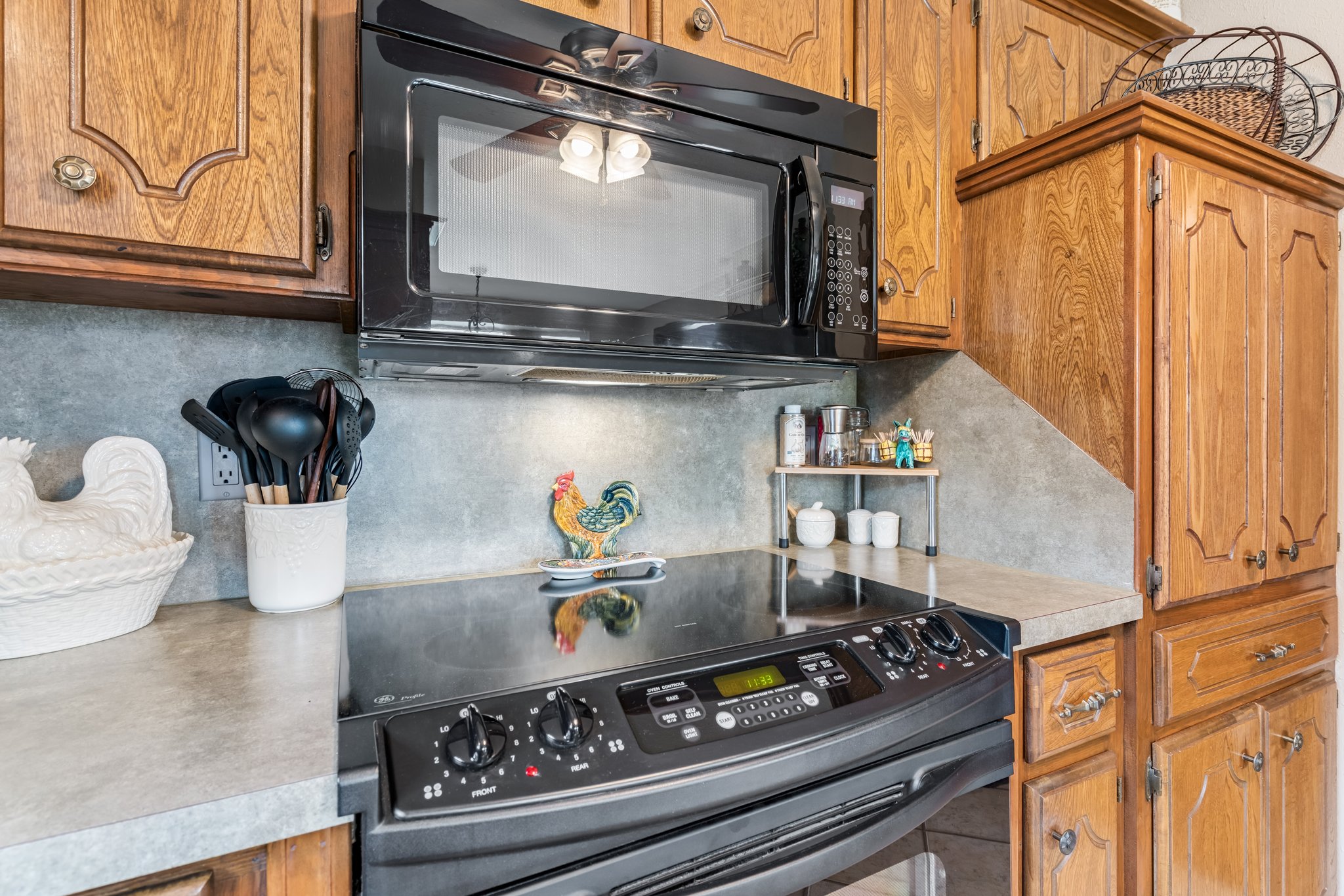 1801 E Hills Dr_018.jpg