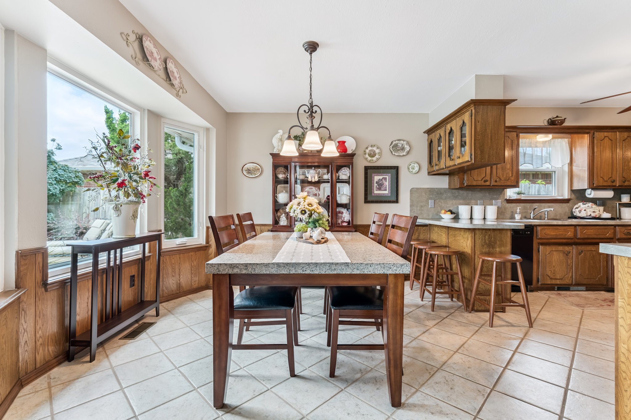 1801 E Hills Dr_022.jpg