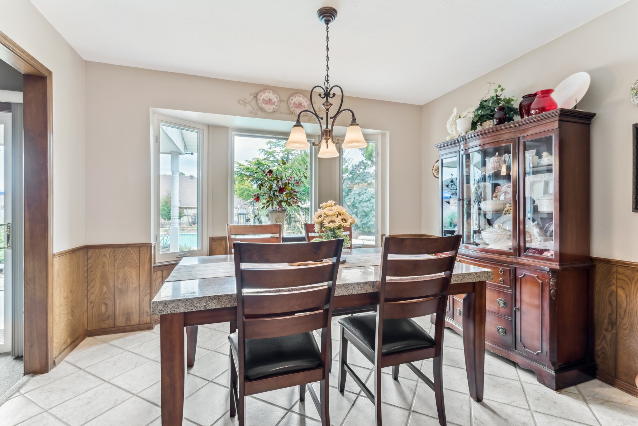 1801 E Hills Dr_023.jpg