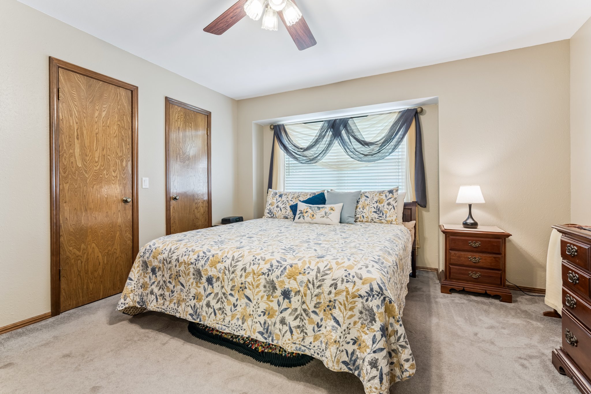 1801 E Hills Dr_026.jpg