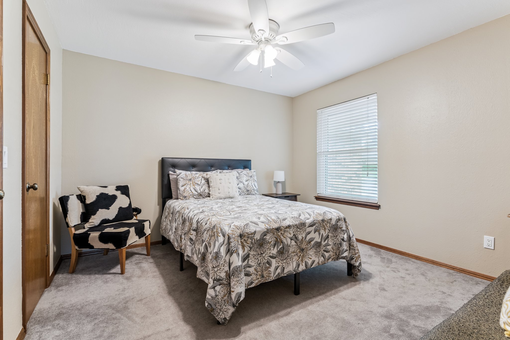 1801 E Hills Dr_030.jpg