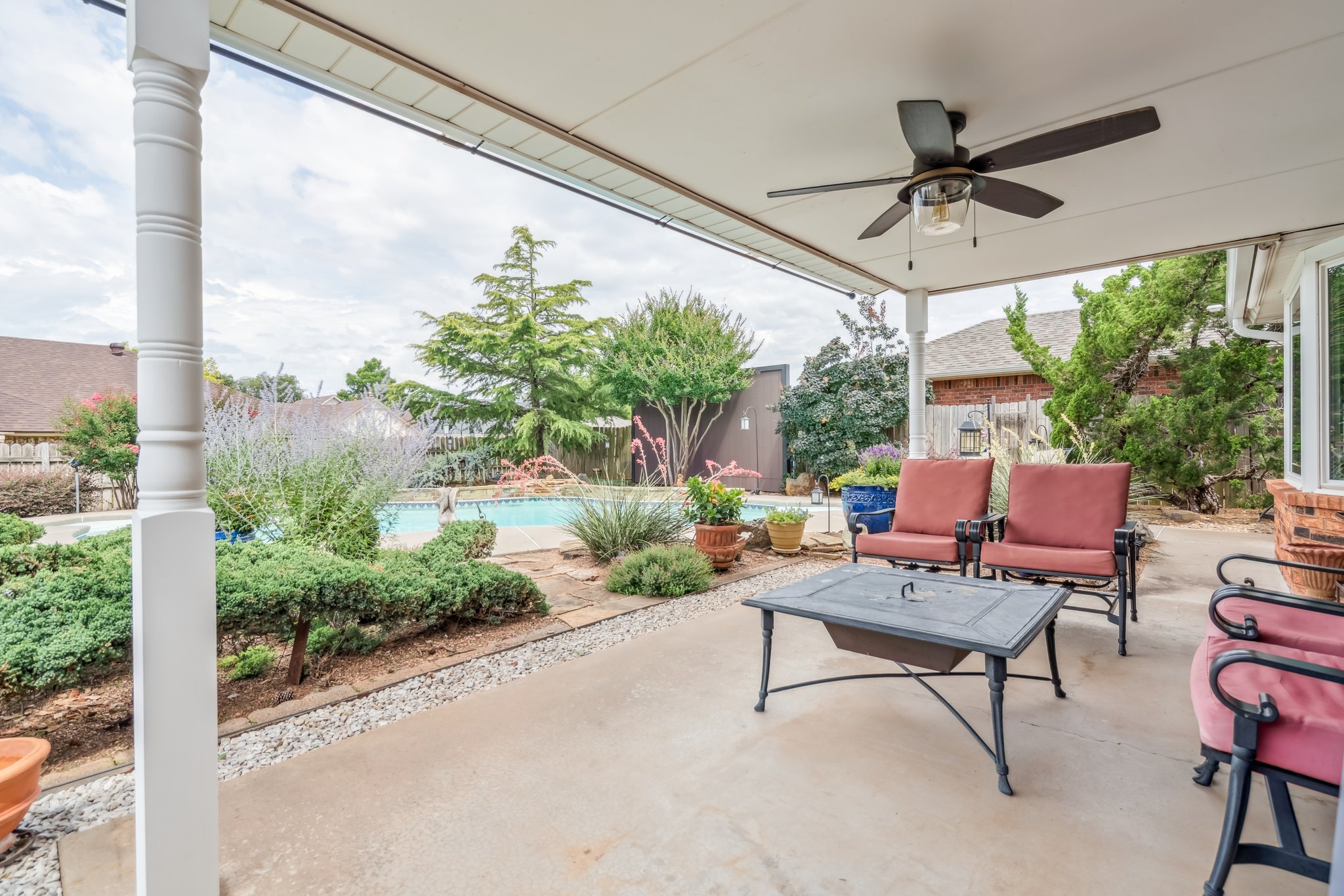 1801 E Hills Dr_044.jpg