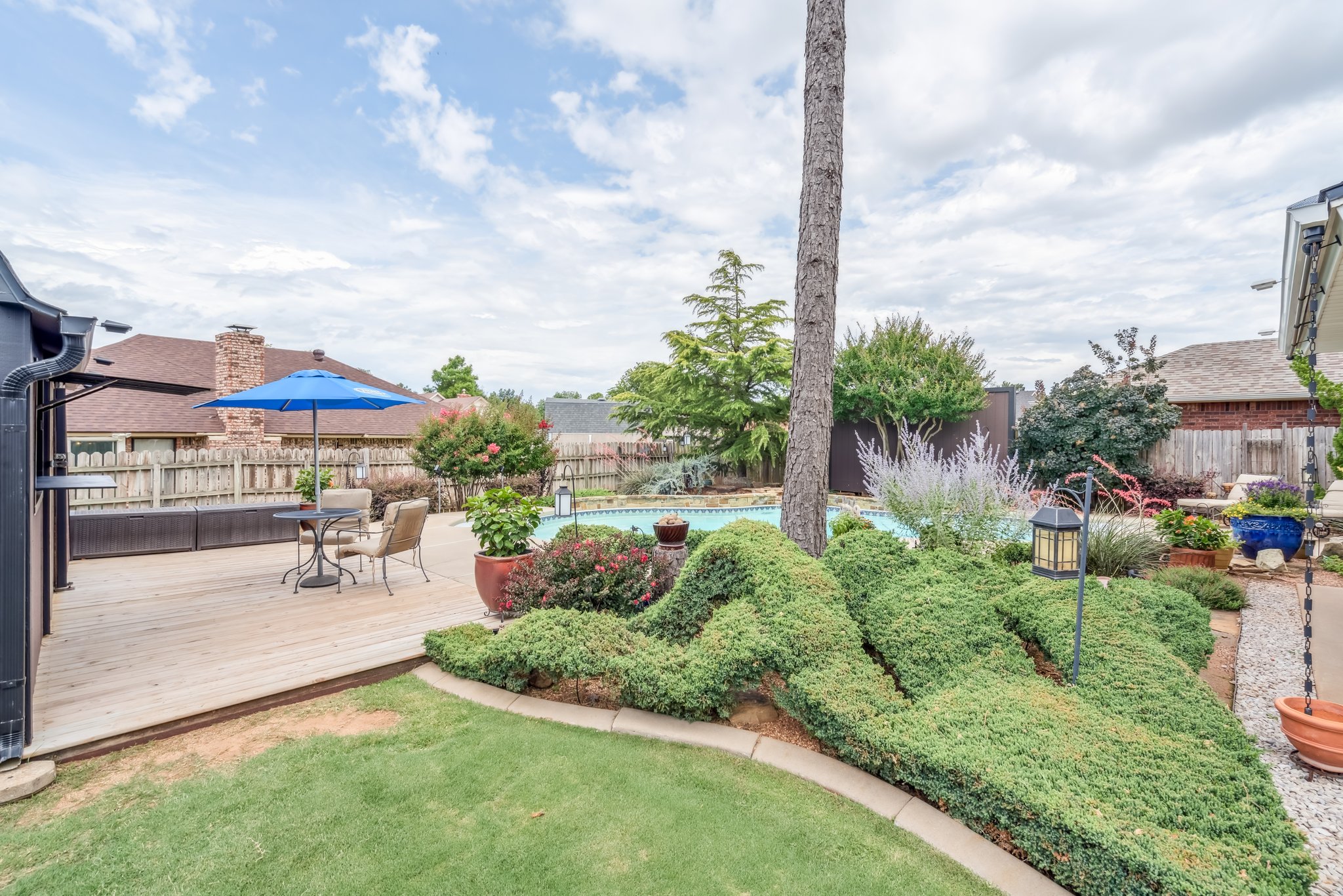 1801 E Hills Dr_049.jpg