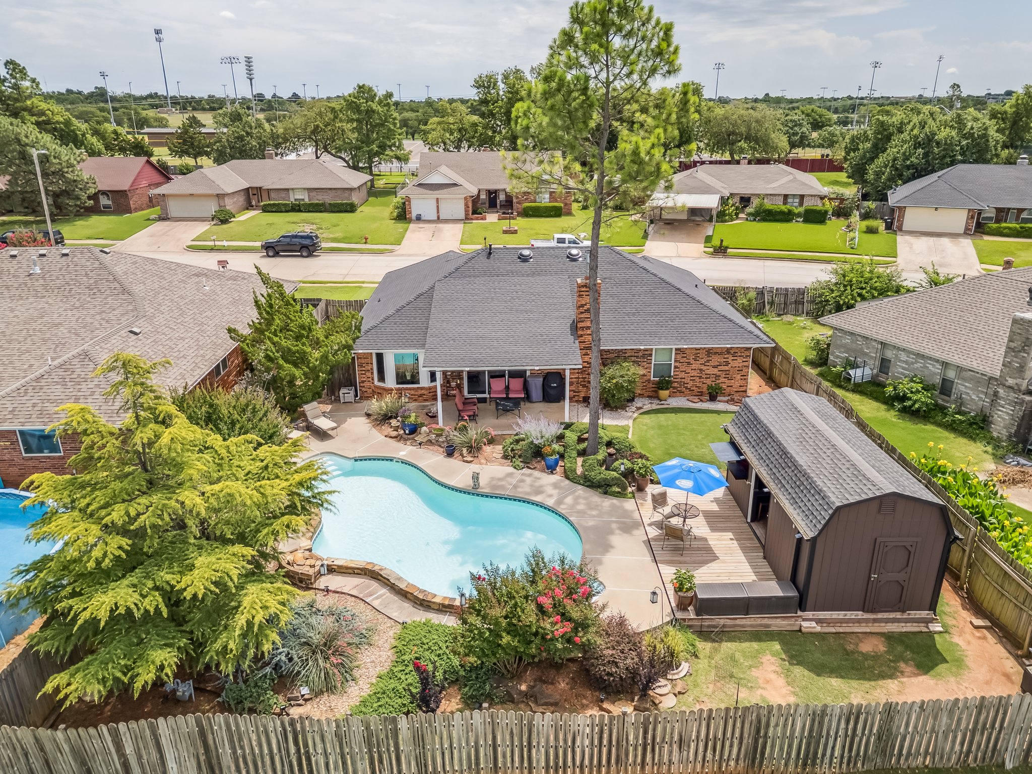 1801 E Hills Dr_052.jpg