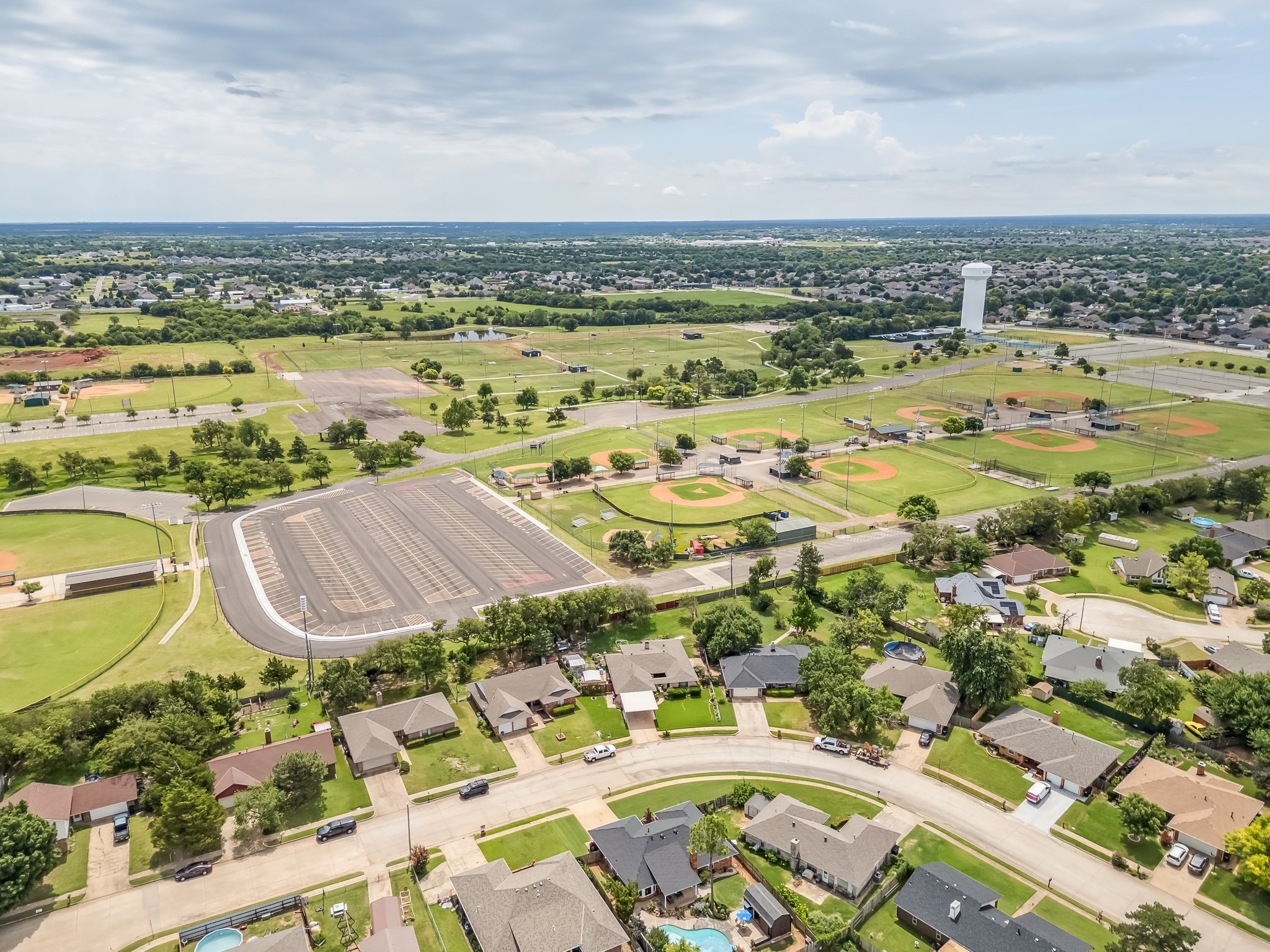 1801 E Hills Dr_053.jpg