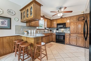 1801 E Hills Dr_015.jpg