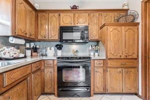 1801 E Hills Dr_017.jpg