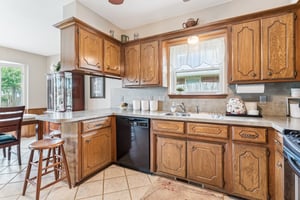 1801 E Hills Dr_020.jpg