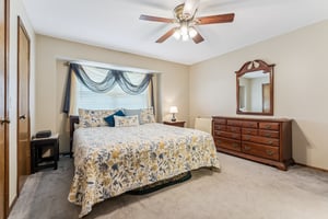 1801 E Hills Dr_024.jpg