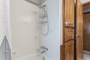 1801 E Hills Dr_035.jpg