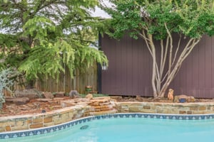 1801 E Hills Dr_048.jpg