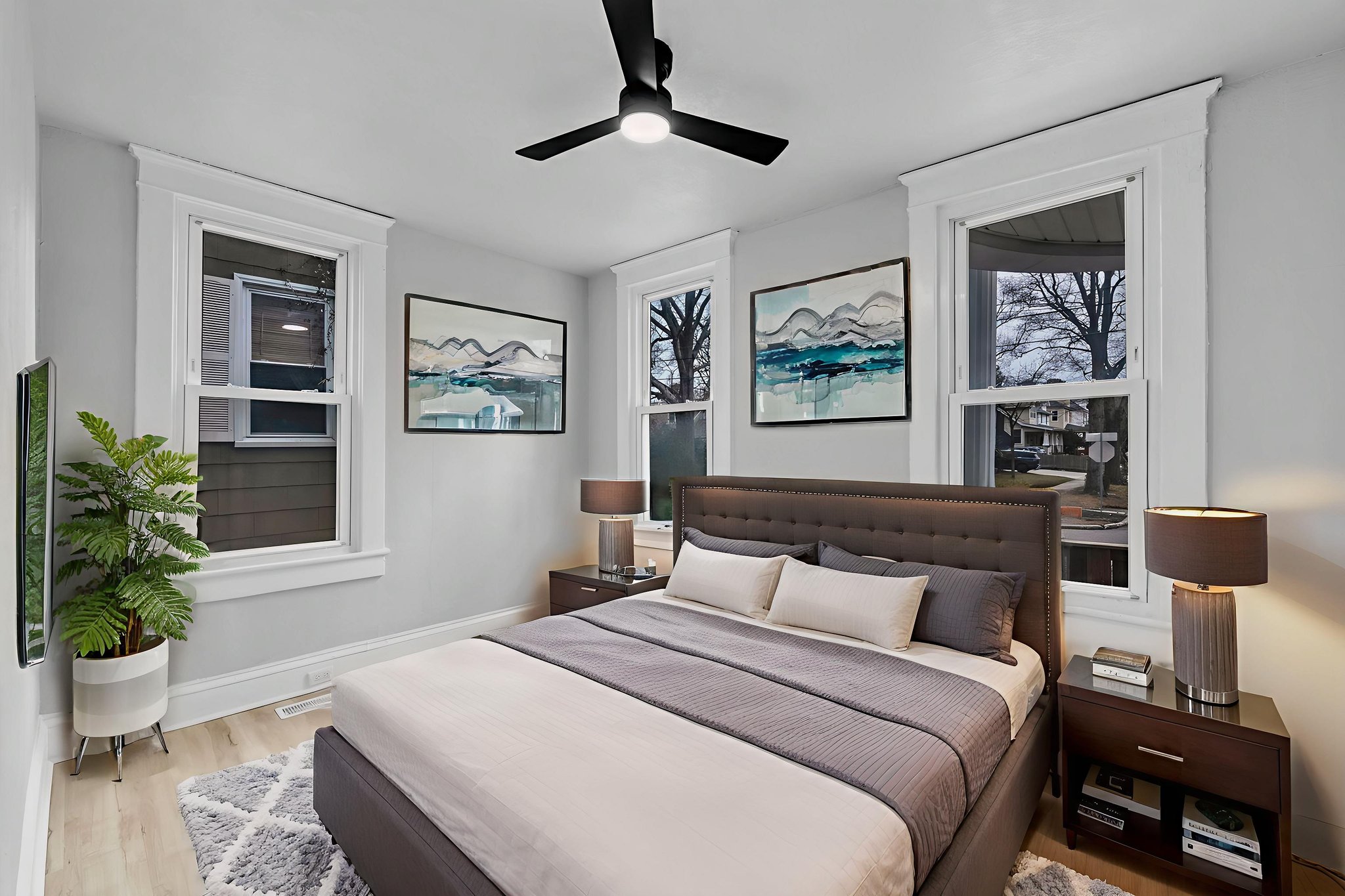 APT2-1 virtually staged.jpeg