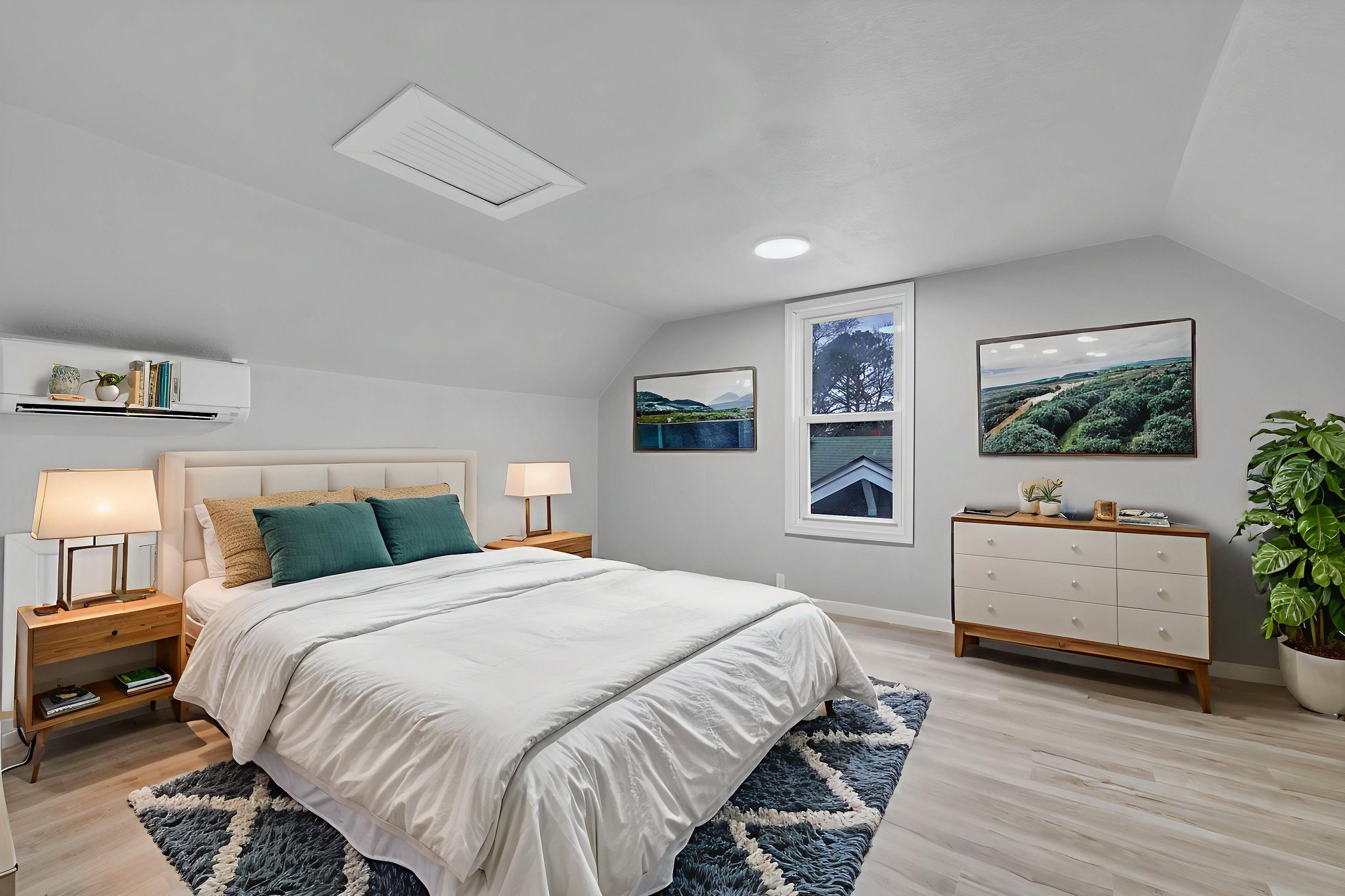 APT3-16 virtually staged.jpeg