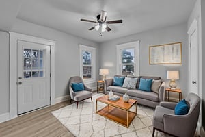 APT3-6 virtually staged.jpeg