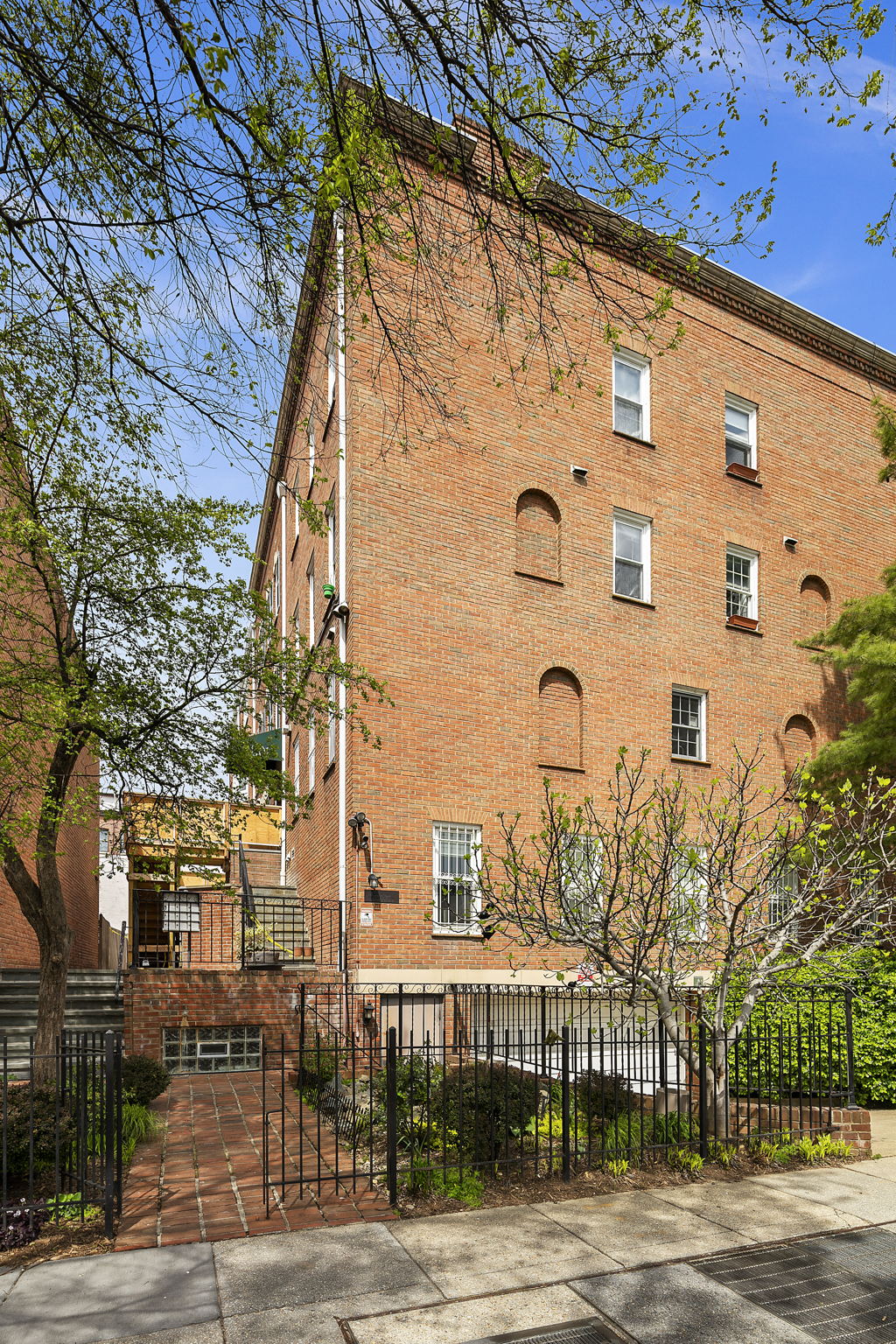 1801 T St NW, Washington, DC 20009, USA Photo 3