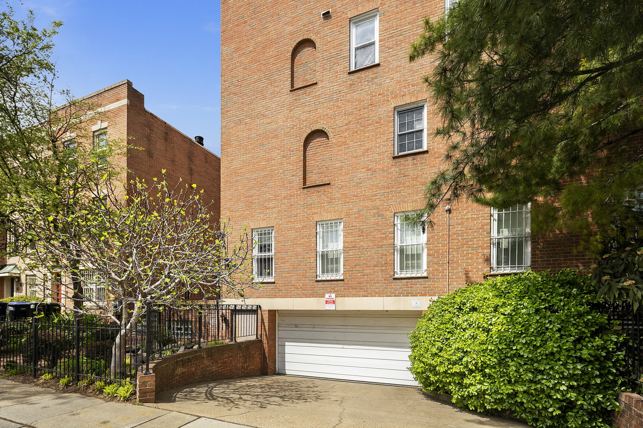 1801 T St NW, Washington, DC 20009, USA Photo 4