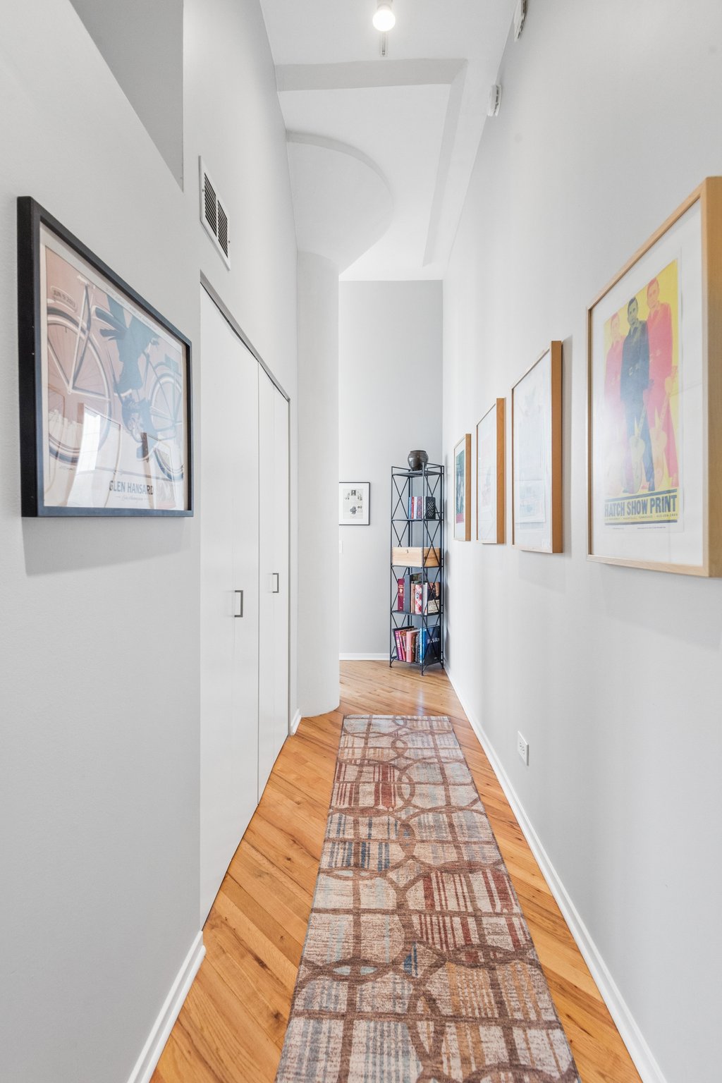1801 W Larchmont Ave 404_006.jpg
