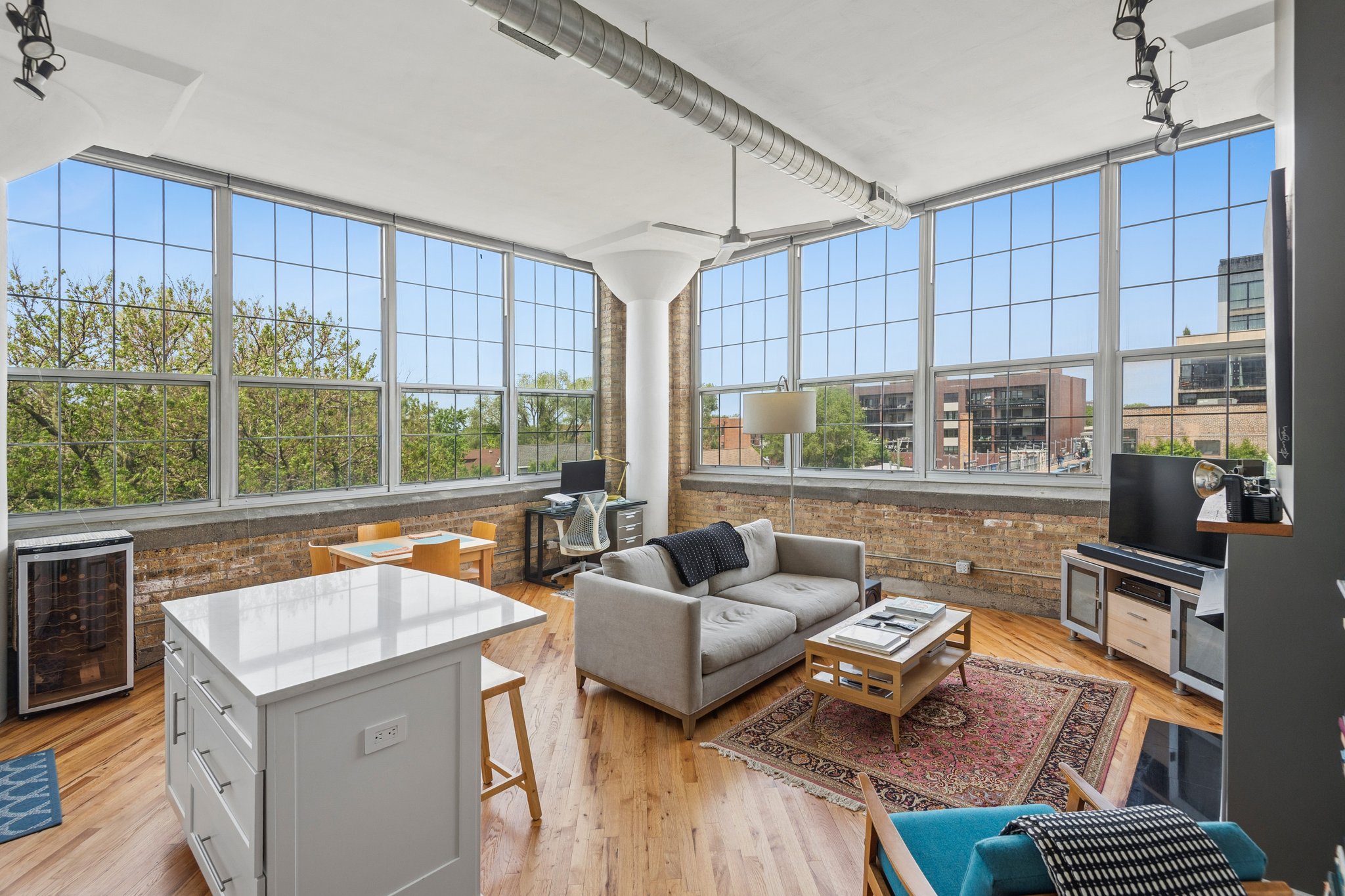 1801 W Larchmont Ave 404_007.jpg