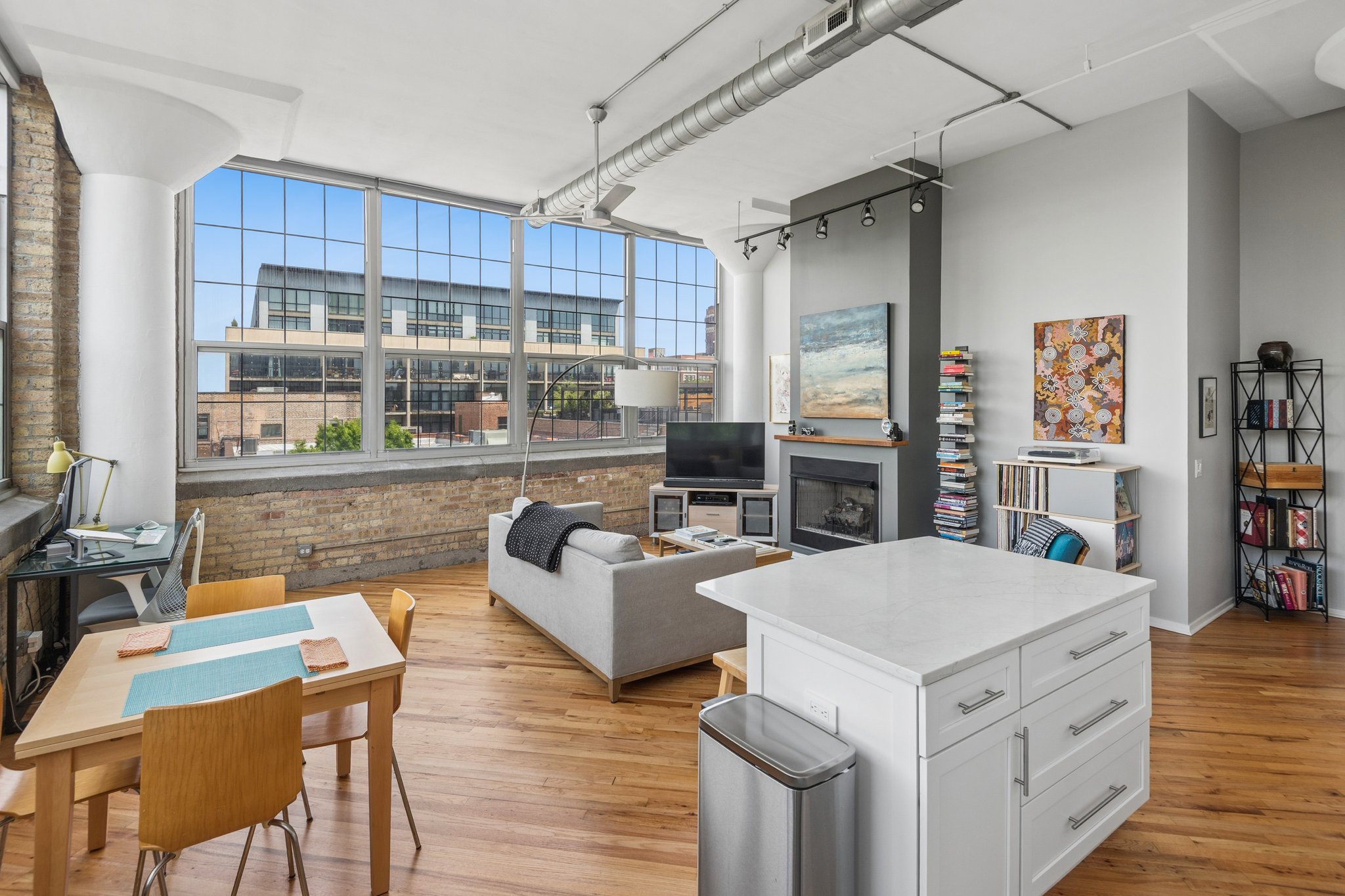 1801 W Larchmont Ave 404_008.jpg