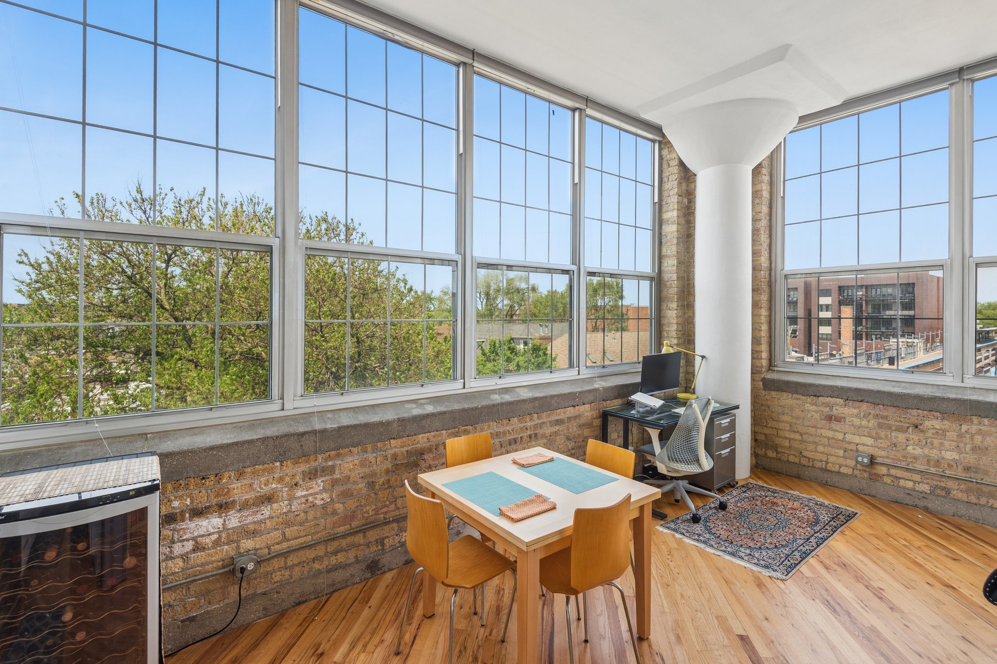 1801 W Larchmont Ave 404_011.jpg