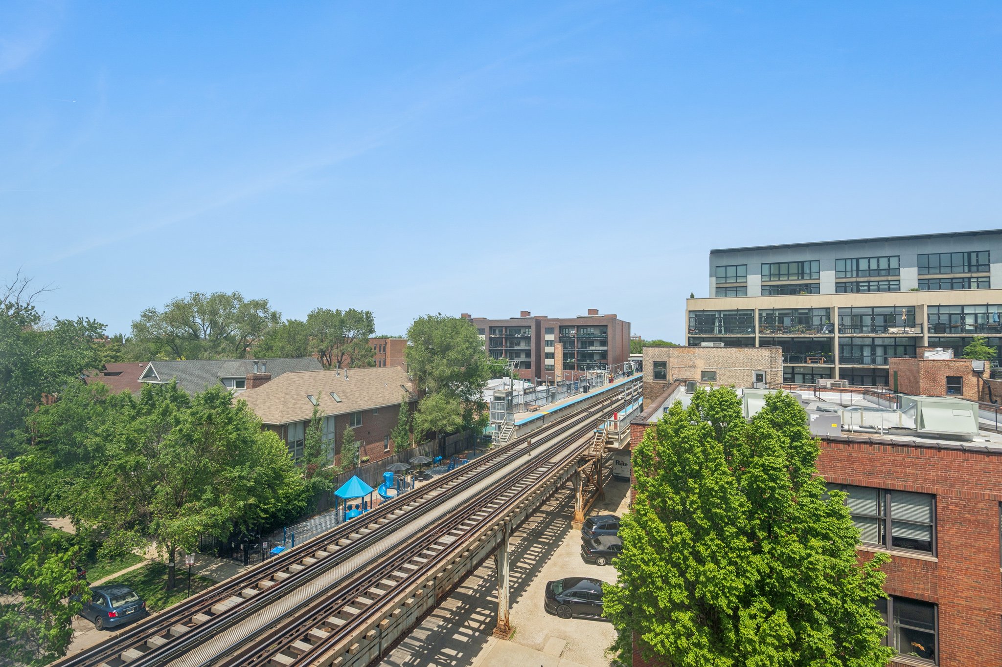 1801 W Larchmont Ave 404_015.jpg