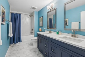 1801 W Larchmont Ave 404_003.jpg